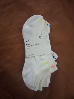 Nike No-Show Athletic Socks with Neon Accents - White (3 Pack)